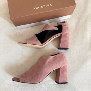 New Via Spiga Suede Sandals